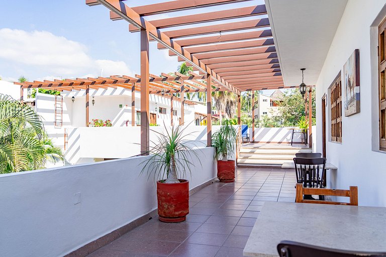 Casa Huapango Studio suite with kitchenette.